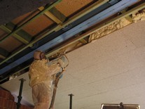 obr. 10,1,5  tepelná izolace dvouplášťového stropu nízkoenergetického domu (tloušťka             vrstvy 280 mm)